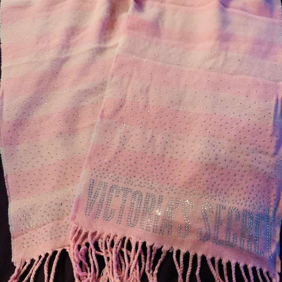 Victoria’s Secret bling scarf - Picture 4 of 6